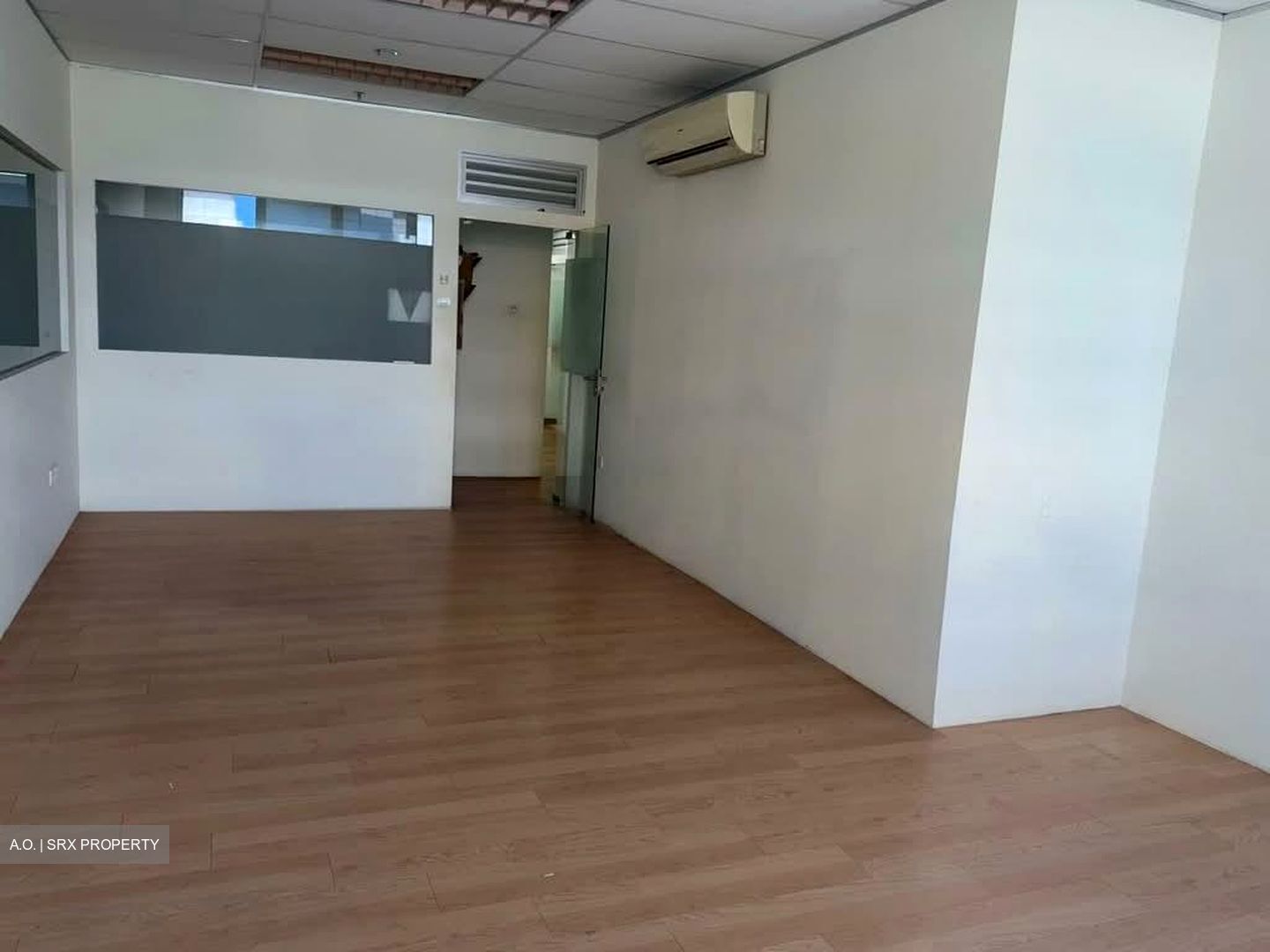 Tradehub 21 (D22), Office #531648471